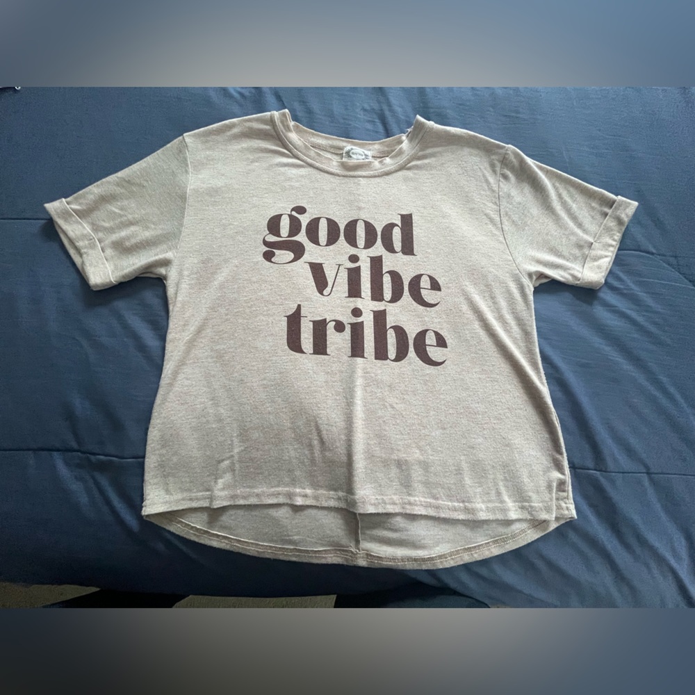 VGUC Mia Joy Women’s “Good Vibe Tribe” Short-sleeved Shirt - Size Small
